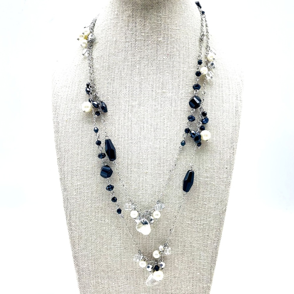 WHBM White House Black Market Black White Beaded Faux Pearl Station Necklace